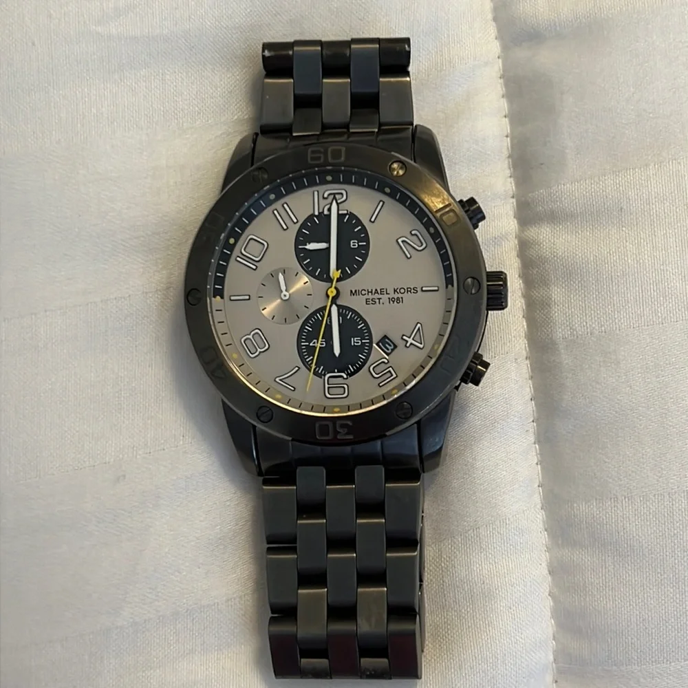 Men’s Michael Kors Stainless Steel Watch Gunmetal MK-8349 - Picture 3 of 6